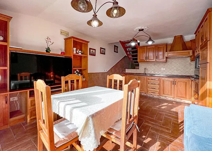 Cozy Townhouse With A Garden * Playa de las Americas (Tenerife)