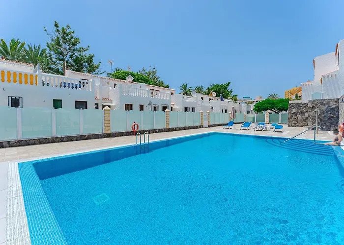 Apartment Cozy Townhouse With A Garden Playa de las Americas (Tenerife)