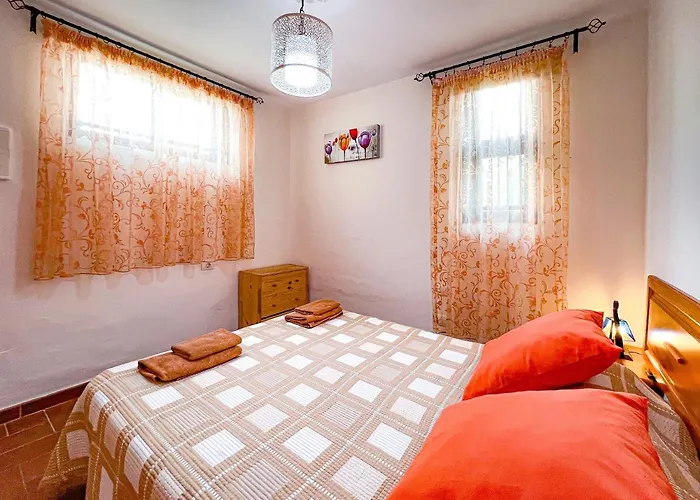 Apartment Cozy Townhouse With A Garden Playa de las Americas (Tenerife)