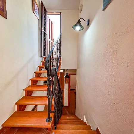 Cozy Townhouse With A Garden Apartament *