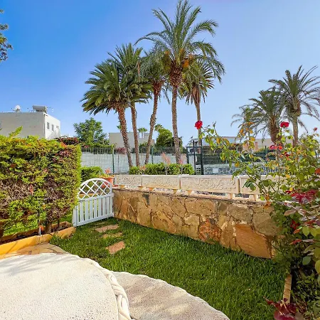 Apartament Cozy Townhouse With A Garden Playa de las Americas (Tenerife)