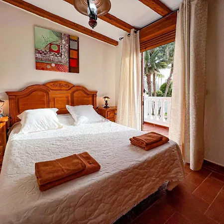 Cozy Townhouse With A Garden Apartament Playa de las Americas (Tenerife)