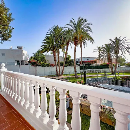 Cozy Townhouse With A Garden Apartament Playa de las Americas (Tenerife)