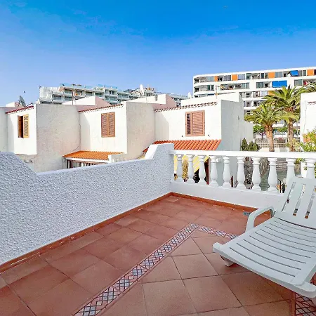 Apartman Cozy Townhouse With A Garden Playa de las Américas