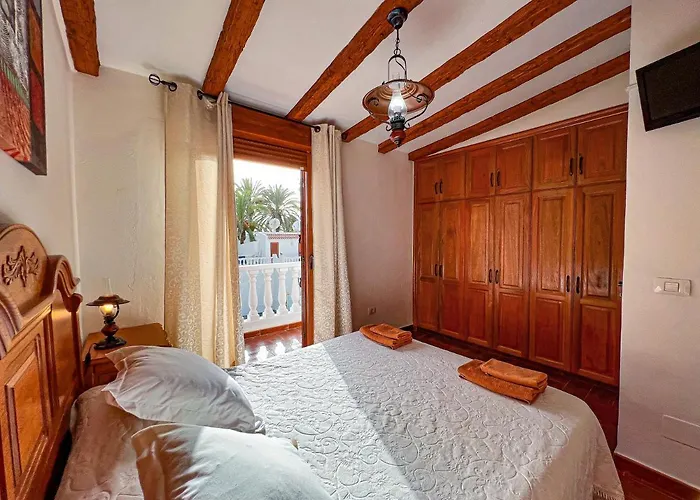 Cozy Townhouse With A Garden Apartman *