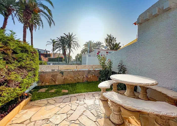 Daire Cozy Townhouse With A Garden Playa de las Américas