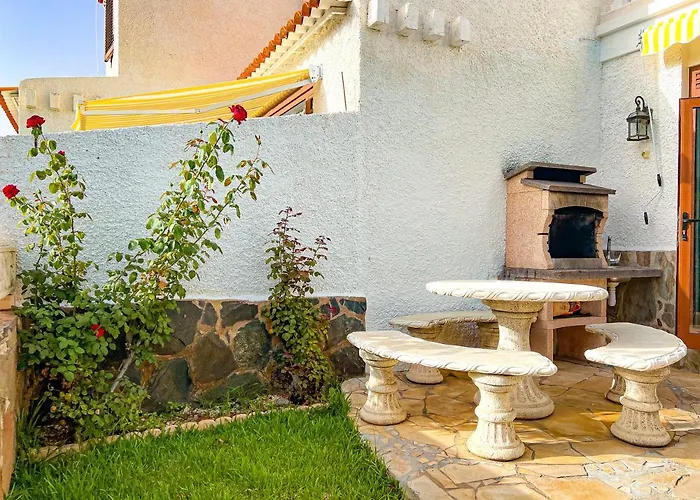 Cozy Townhouse With A Garden Playa de las Américas