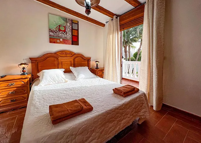 Cozy Townhouse With A Garden Apartman Playa de las Américas