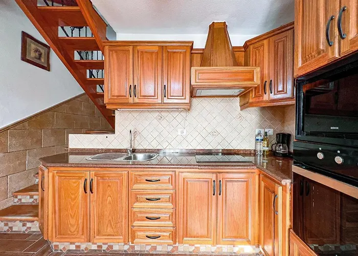 Apartman Cozy Townhouse With A Garden