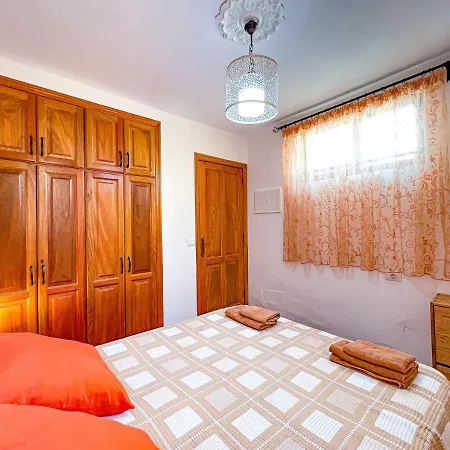 شقة Cozy Townhouse With A Garden *