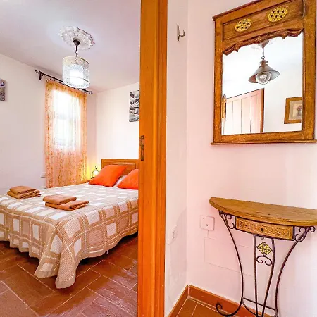 Cozy Townhouse With A Garden شقة *