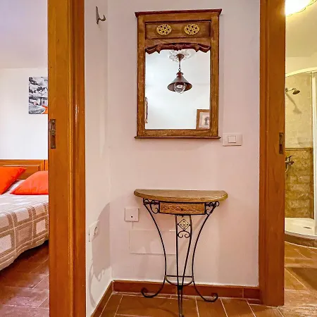 شقة Cozy Townhouse With A Garden *