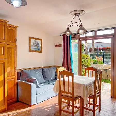 شقة Cozy Townhouse With A Garden *